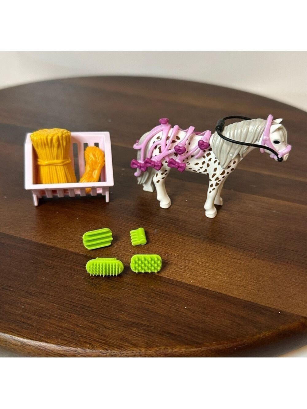Playmobil Horse Grooming Set – Spotted Horse, Feed Bin & Accessories